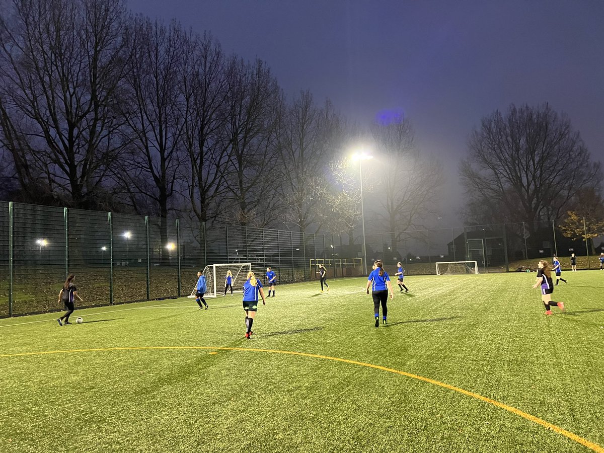 SharplesPE's tweet photo. The unbeaten run continues in the league for our Y9 &amp; Y10 football team who secured an impressive 8-3 win over BSCA tonight. Some fantastic work in the middle topped off with some brilliant team goals! Well done, girls!🥇⚽️ @SharplesSchool https://t.co/qM6OvDP351