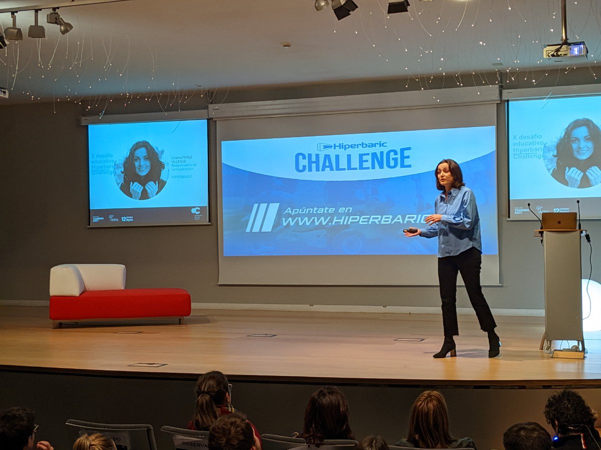 Damos comienzo con la presentación de Cristina Pérez de <a href="/hiperchallenge/">Hiperbaric Challenge</a> Nos anima a todos los coles a apuntarnos a este proyecto en Burgos. <a href="/FCirculoBurgos/">Fundación Círculo</a> @asire_educacion <a href="/ElDoceDigital/">El Doce</a> #TeamngDay
