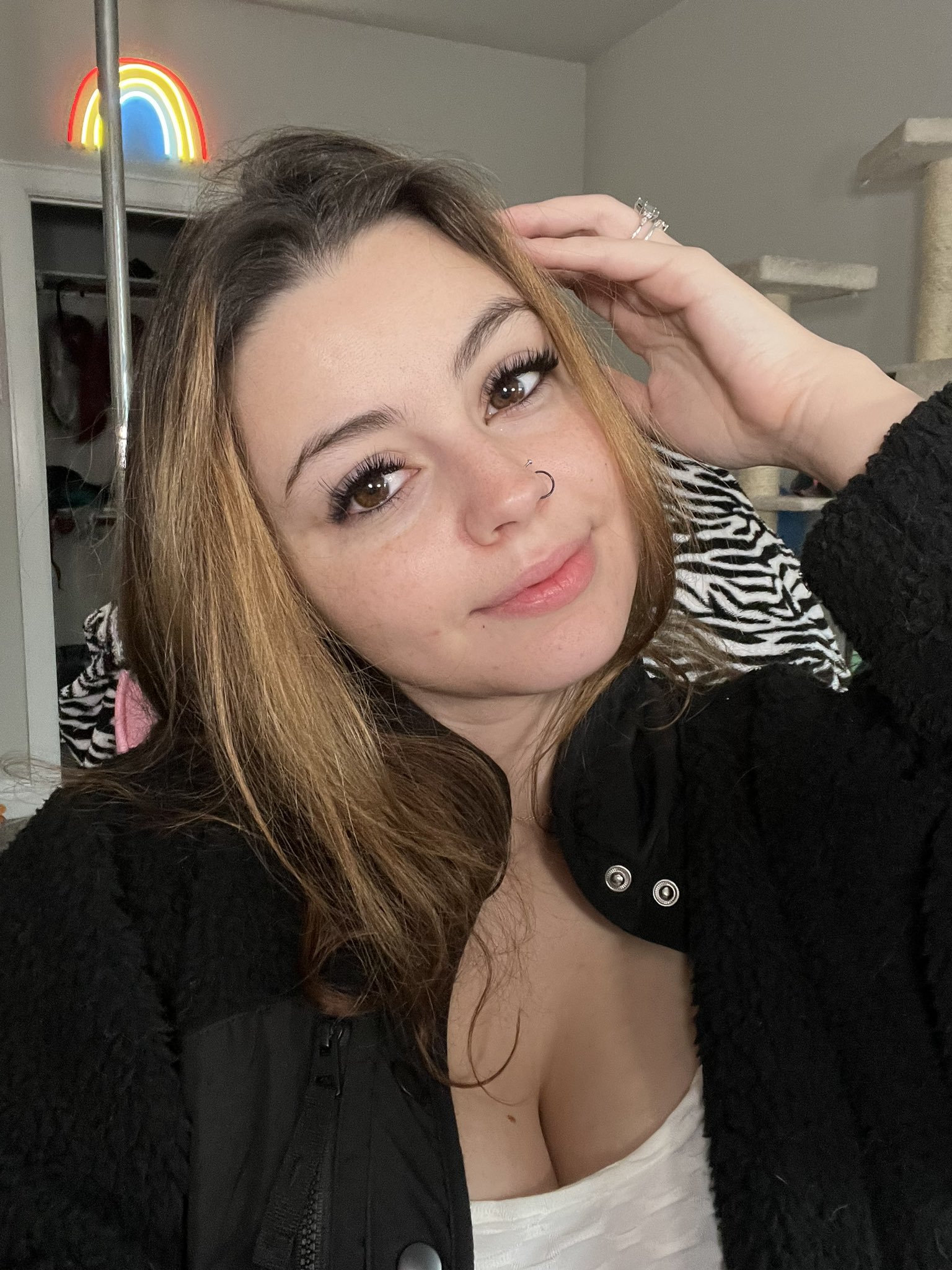 Mercy🌸 on Twitter: "24 HOUR STREAM STILL LIVE. IM AWAKE!! https://t.co