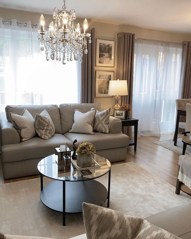 litecraft's tweet photo. How elegant is this living room? 💕💯 Interior styling, done right 🏡👍
https://t.co/iXyZP4xxy8

#litecraft #litecraftlights #litecraftlighting #livingroom #livingroomlights #ceilinglights #chandelier #homelights #lightinginspo #homeinspo #interiorstyling #interiorstylinginspo https://t.co/Q36fGdkf6e