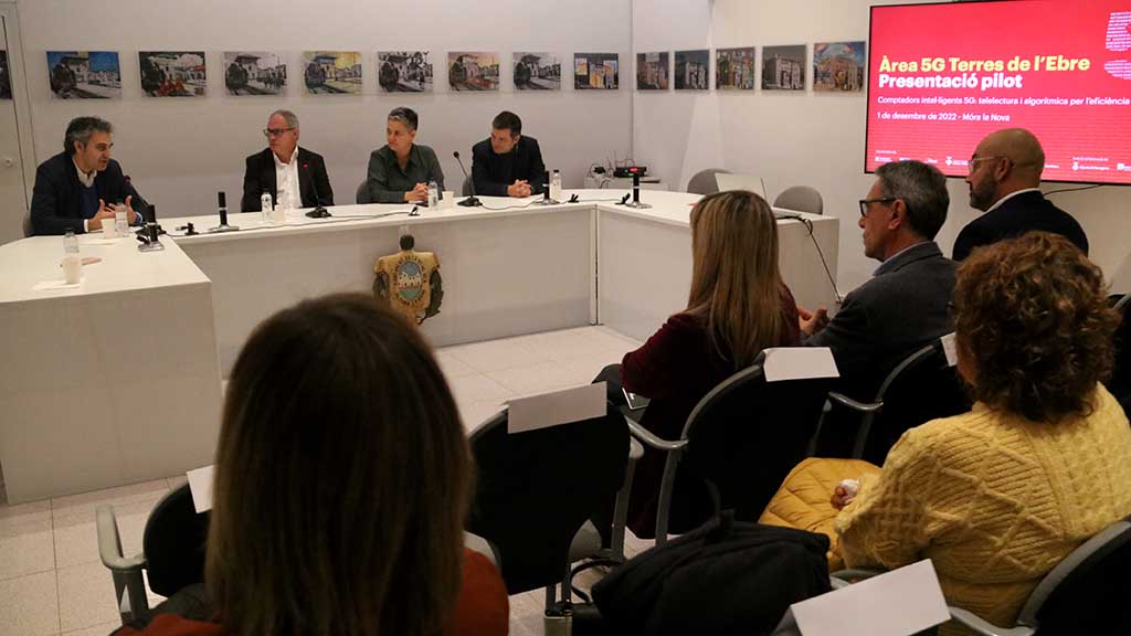Setmanari L'Ebre (@setmanariebre) on Twitter photo ▶ LA NOTÍCIA: L'ús de la tecnologia 5G entra a les cases i empreses de Móra la Nova amb els primers comptadors d'aigua intel·ligents
@ccriberadebre <a href="/Fujitsu_Global/">Fujitsu Global</a> <a href="/i2CAT/">i2CAT Research Centre</a> <a href="/ajmoralanova/">Móra la Nova</a> <a href="/govern/">Govern de Catalunya</a> <a href="/terresebre/">comte no operatiu</a> <a href="/asalvadof/">Albert Salvadó Fernàndez</a> #RiberadEbre #Tecnologia #MWC22
setmanarilebre.cat/?p=68232 ▶ LA NOTÍCIA: L'ús de la tecnologia 5G entra a les cases i empreses de Móra la Nova amb els primers comptadors d'aigua intel·ligents
@ccriberadebre <a href="/Fujitsu_Global/">Fujitsu Global</a> <a href="/i2CAT/">i2CAT Research Centre</a> <a href="/ajmoralanova/">Móra la Nova</a> <a href="/govern/">Govern de Catalunya</a> <a href="/terresebre/">comte no operatiu</a> <a href="/asalvadof/">Albert Salvadó Fernàndez</a> #RiberadEbre #Tecnologia #MWC22
setmanarilebre.cat/?p=68232