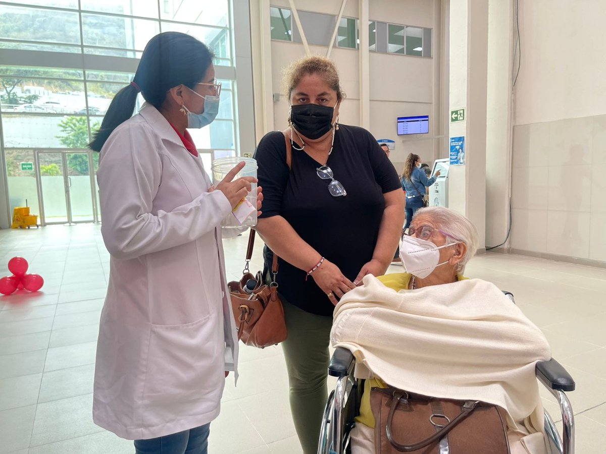 IESS_YoTeGuio's tweet photo. Además, se llevó a cabo una casa abierta denominada “Solo tienes una vida, ámate, cuídate, actúa”, donde participaron los servicios de: Infectología, Ginecología, Trabajo Social y Psicología. #IESSatuServicio https://t.co/iKsctZ5Wgb