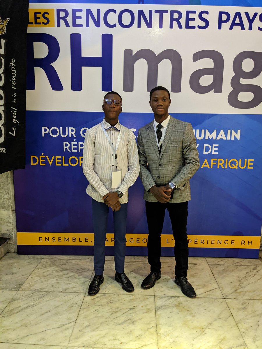 MariusAkouete's tweet photo. 😂 Finalement, nous avons pris notre photo après avoir assuré l'agenda du #jour1 #RHMag
La veste de @elom_ayedji vient d'une maison de couture, très reconnue en Italie 👏🏾🫡 https://t.co/Y9IM4XzJZv