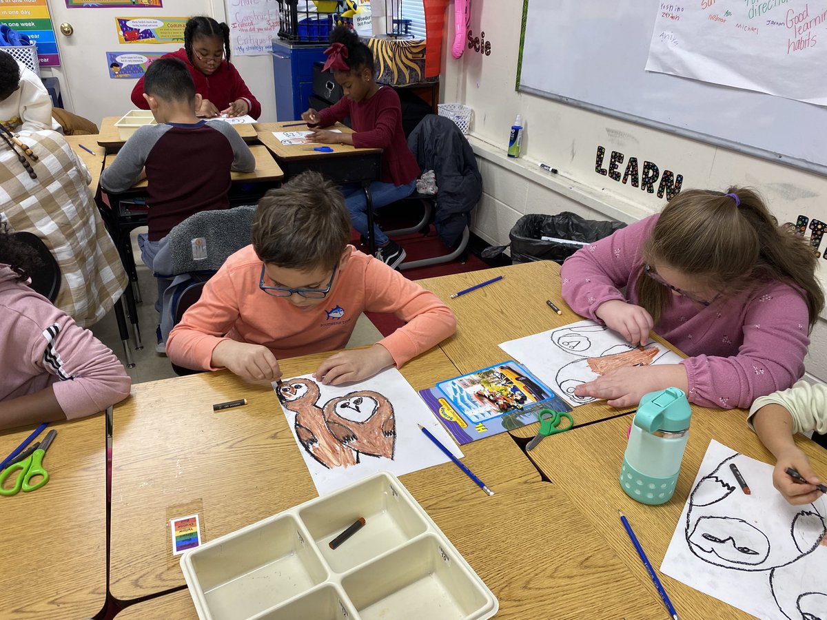 ThomasStTPSD's tweet photo. Mrs. Siddell’s class enjoyed an arts integration lesson today, especially with plenty of visitors! Thanks to Mannsdale, Carver, and ECEC for touring our school! #modelschool #TPSD @MSWholeSchools https://t.co/QdznBPMS8n