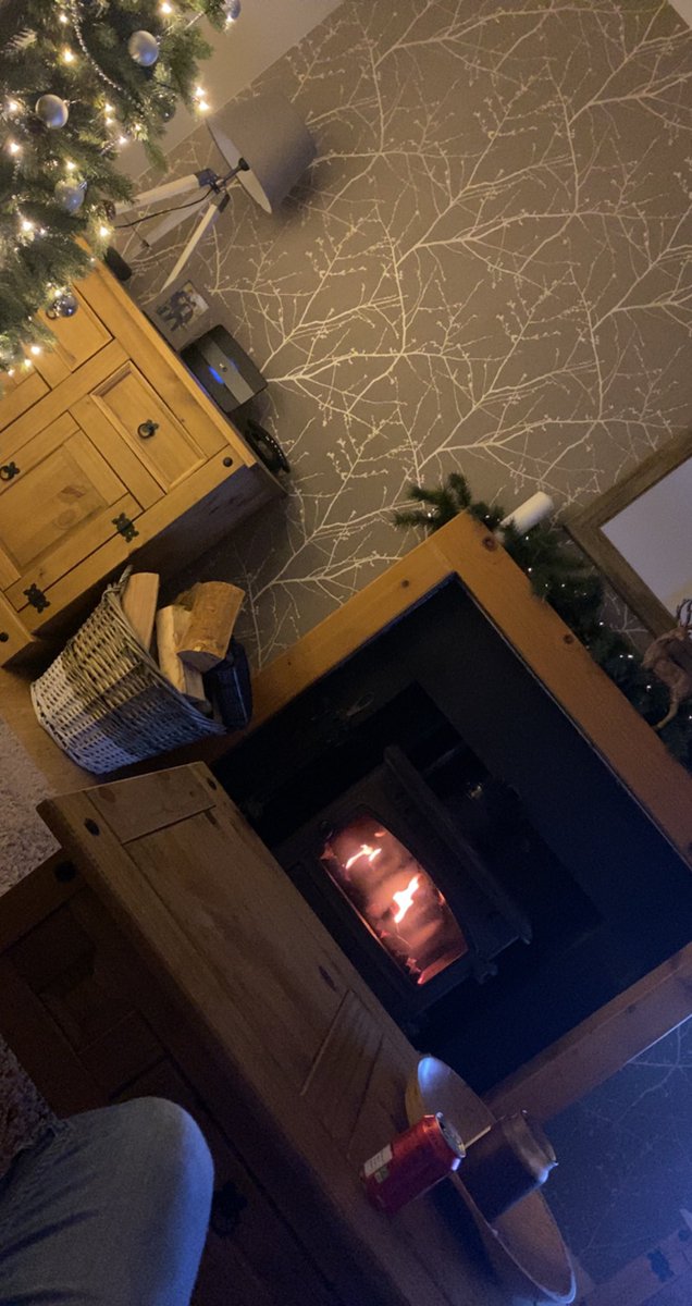 Danny_king1989's tweet photo. Love this time of year and love lighting the fire! I’ll also pretend like my tree hasn’t already been up 2 weeks! 😂🎄#ItsColdOutside #FiresOn #ChristmasIsComing https://t.co/7T8G1g9CJH