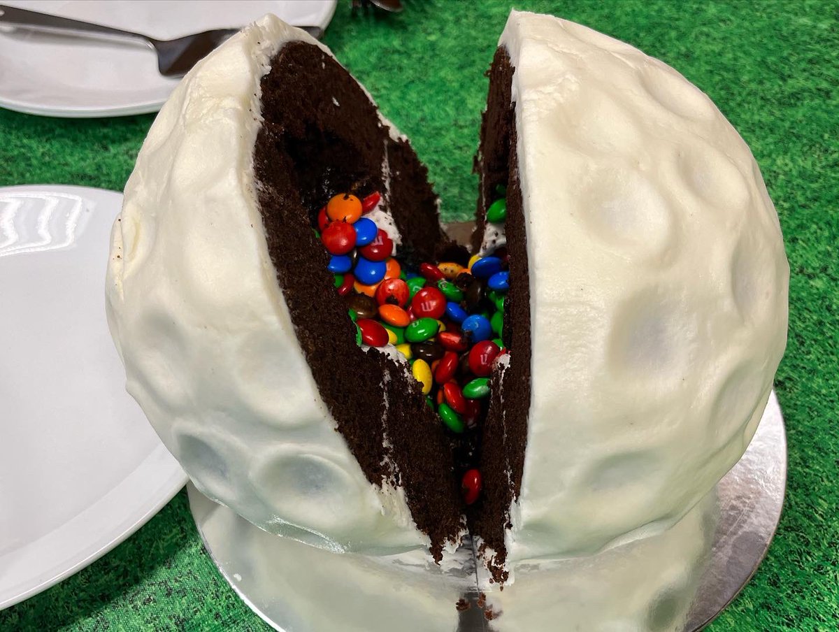 JeffBoydTX's tweet photo. I don’t normally eat a chocolate, M&amp;M-exploding golf ball cake for lunch, but today I made an exception. Many thanks to my fantastic staff attorney &amp; lawyers! https://t.co/SKZTsPgNSk