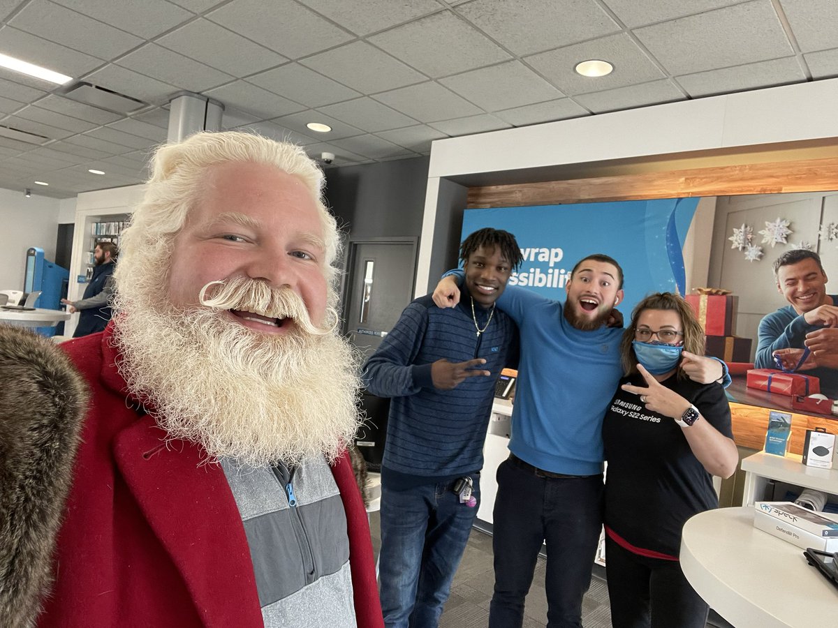 CorkinsCaleb's tweet photo. FistNet Santa made a visit to High Point today!!! #FirstNetSanta @Shawn6222 @Cris_NoLIMITS https://t.co/j2ZpyLZthi
