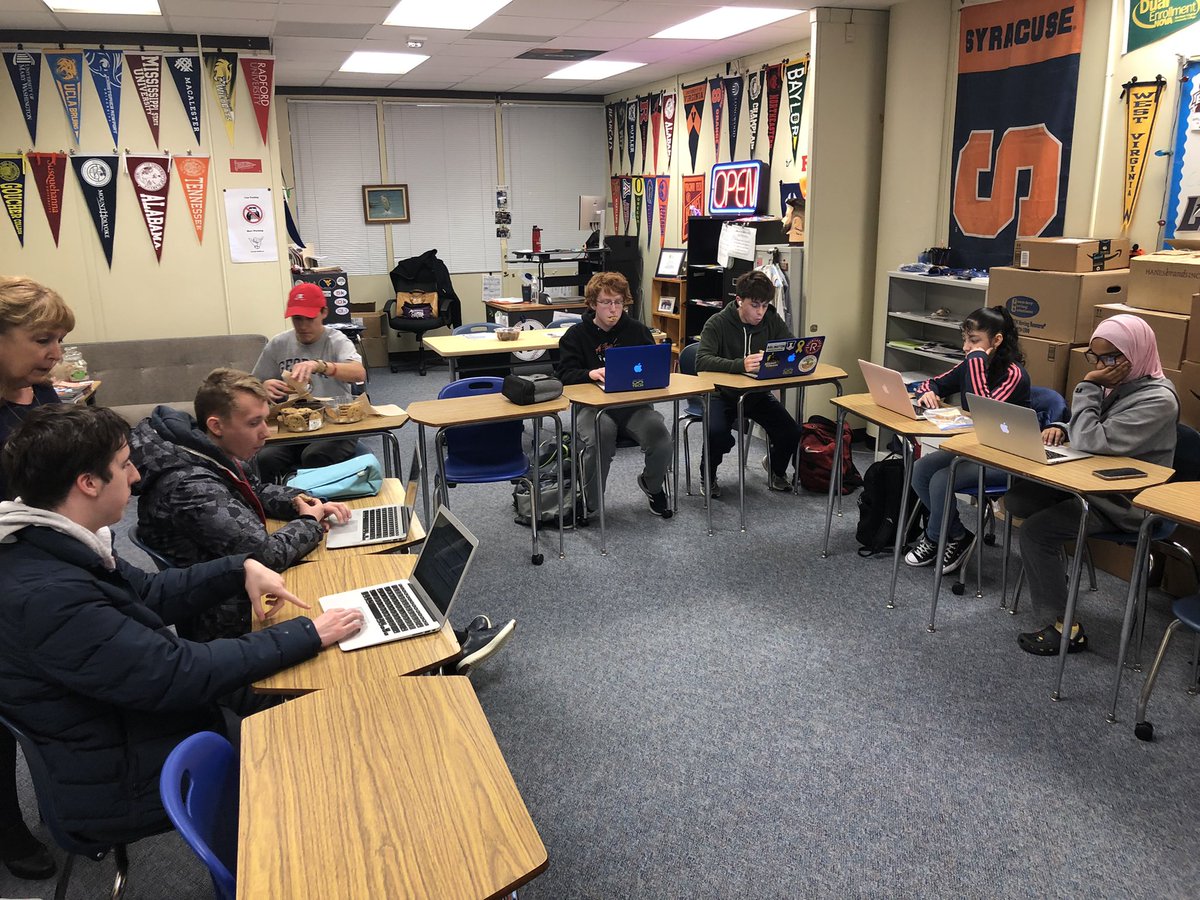 17% of our <a target='_blank' href='http://twitter.com/arlingtontechcc'>@arlingtontechcc</a> seniors are earning an associates degree!! They are unstoppable! Today they are applying for NVCC graduation! Simply amazing! 👍🏻<a target='_blank' href='http://twitter.com/NOVAcommcollege'>@NOVAcommcollege</a> <a target='_blank' href='http://twitter.com/ACCEquityExcel'>@ACCEquityExcel</a> <a target='_blank' href='http://twitter.com/AccCounseling '> @ AccCounseling</a> <a target='_blank' href='http://twitter.com/DeirdreMagro'>@DeirdreMagro</a> <a target='_blank' href='http://twitter.com/APSPartnerships'>@APSPartnerships</a> <a target='_blank' href='http://twitter.com/APSVaSchoolBd '> @APSVaSchoolBdAPSCareerCenter '> @APSCareerCenter</a> <a target='_blank' href='https://t.co/zLteUXen9b'>https://t.co/zLteUXen9b</a>