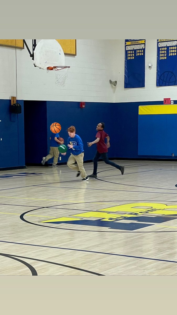 After learning more about nouns and finishing a vocabulary activity, we took some well deserved time in the gym 🏀⛹️‍♂️#warriorstrong