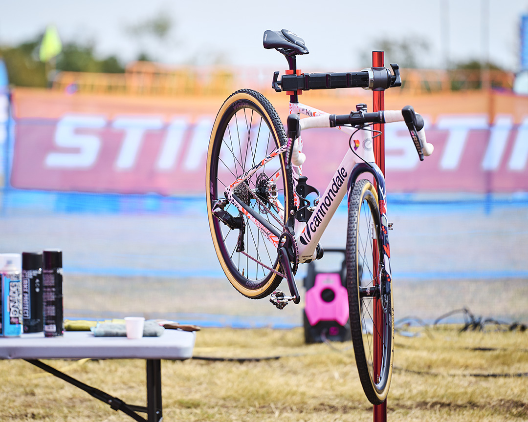 feedbacksports's tweet photo. Coming this weekend: UCI masters CX race in East Suffolk, UK. Our team is going, and if you are too, be sure to visit the Feedback Sports Omnium Trainer warm-up tent!

#feedbacksports #anybikeeveryrider #simplifyourcycling https://t.co/kWJQCJasep https://t.co/WezbvrLDb0