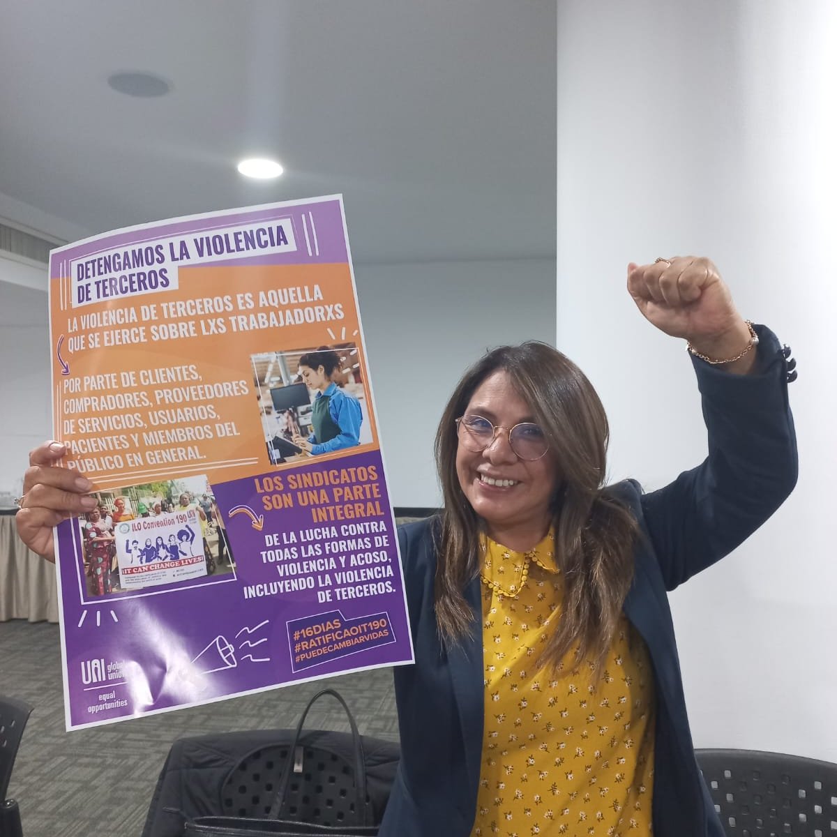 📣¡Detengamos la violencia de terceros!

👉🏾Lxs trabajadorxs están expuestos a la violencia de terceros en sus puestos de trabajo. 

✊🏾Ratificar el #C190 es un paso fundamental para combatir el acoso y violencia. ¡Súmate a esta campaña! #16DiasdeActivismo 
#LibresDeAcoso