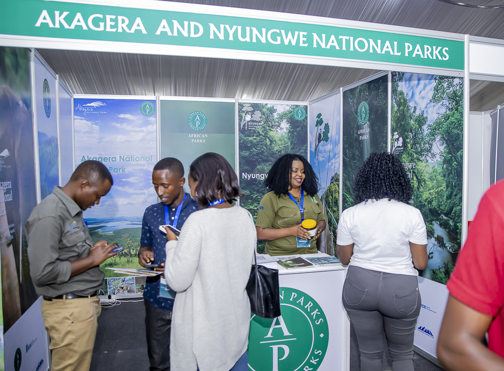 RDBrwanda's tweet photo. This year's #RwandaTourismWeek has a variety of exciting activities!

Pass by the Kigali Conference and Exhibition Village (Camp Kigali) for an exhibition filled with lots of tourism and hospitality offerings for visitors.

#RTW2022 #VisitRwanda🇷🇼 https://t.co/zoroETe24U