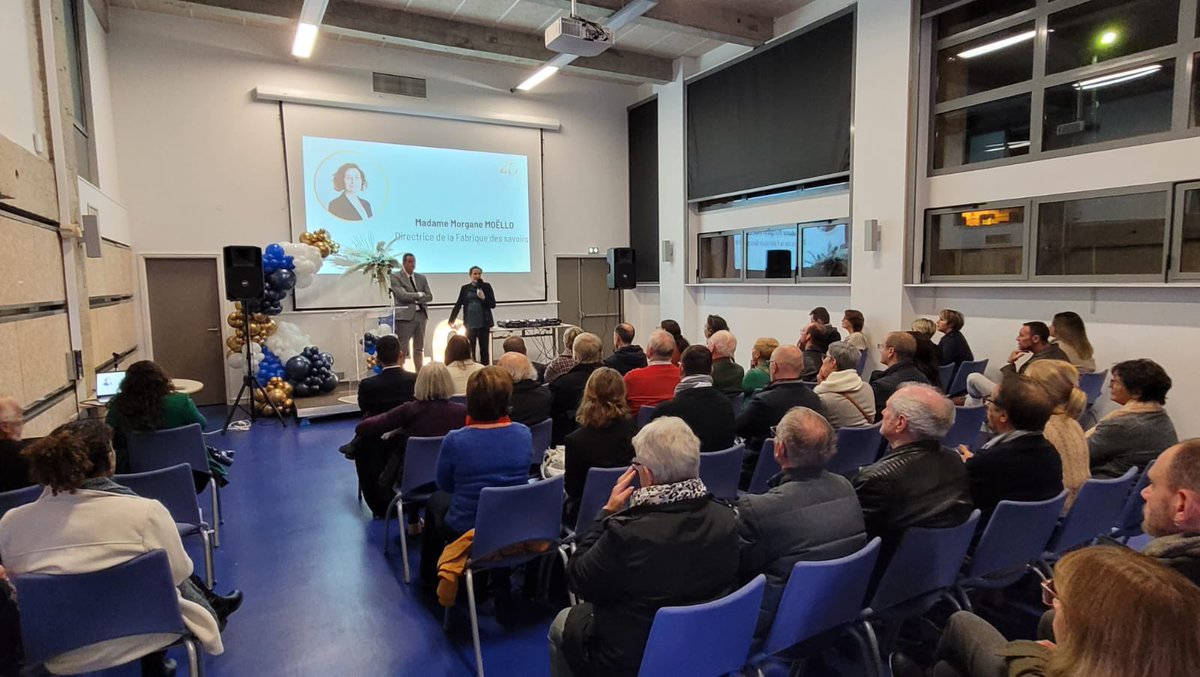 BonnaterreL's tweet photo. Malgré un agenda particulièrement chargé j’ai tenu à passer saluer les responsables et les salariés de la @MLElbeuf réunis ce soir pour fêter les 40 ans de la #MissionLocale #Elbeuf #Caudebec #Cleon #SaintAubin #SaintPierre #Jeunes #Emploi Merci à mes collègues élues investies https://t.co/Y0eOME0e6d