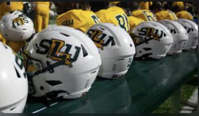 After a great talk with <a href="/coachBaker34/">Antonio Baker</a> I’m grateful to be able to say I’ve received my 1st offer from Southeastern University.#AGTG🙏🏽