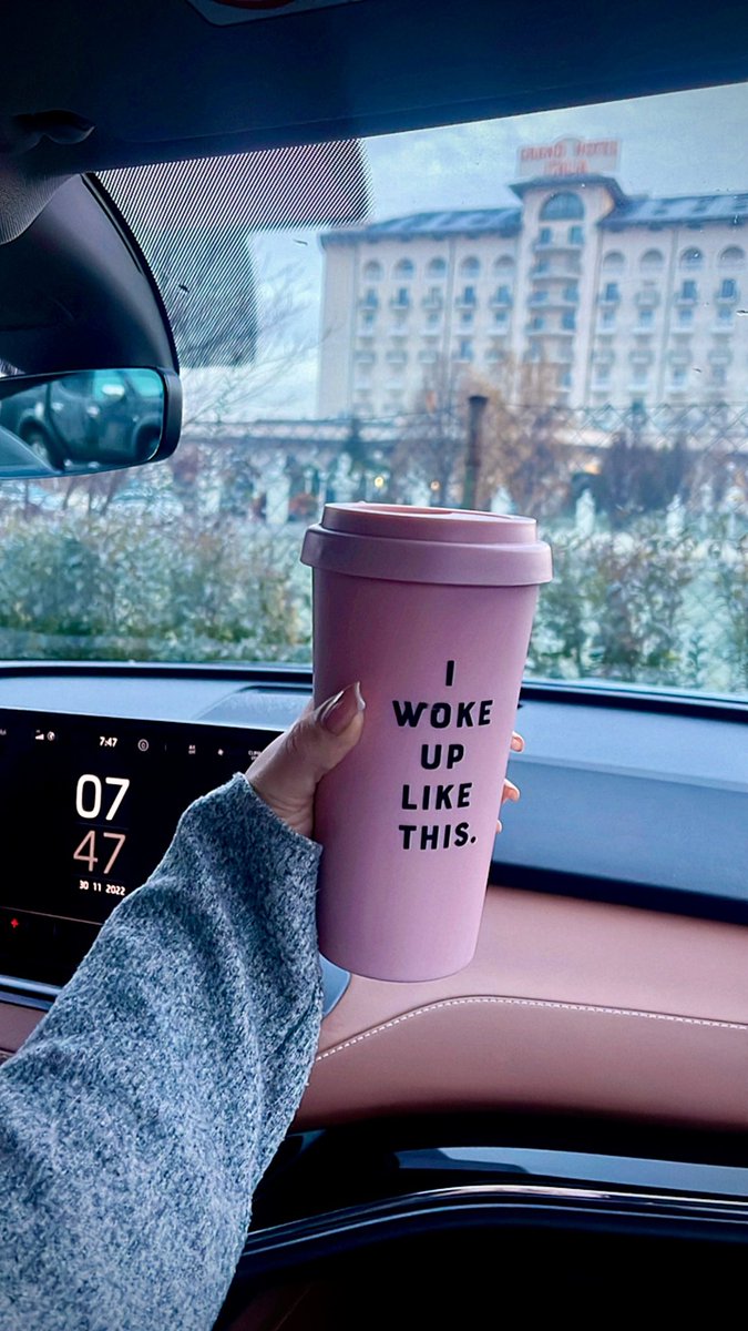 TroyanCrypto's tweet photo. Gm my #web3 homies 
Girls’ trip commence 🚀 https://t.co/rWQ7fqDSbg