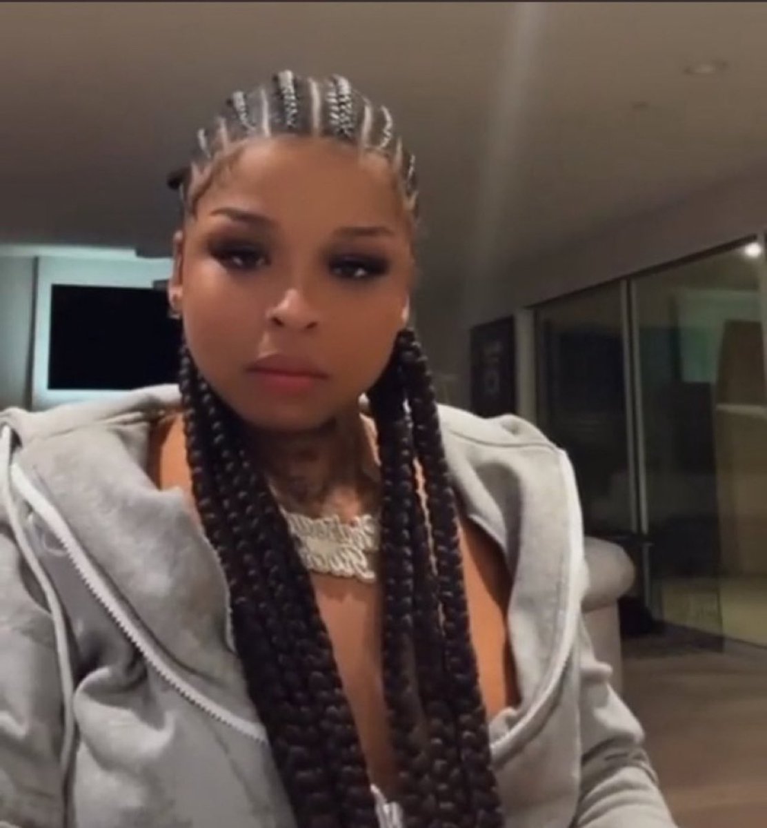 MelaninGawd2's tweet image. Everyday y’all get on here LIE &amp;amp; CRY that boys are growing up to be Gay bec they have 0 positive male role models, a man steps up &amp;amp; tries to be JUST THE THING YALL LIE &amp;amp; CRY about &amp;amp; all y’all can say is “ Who was he to take their devices away?”