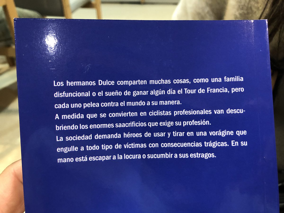 Los sacrificios del #ciclismo, el #dopaje y la competición conviven en la nueva #novela de <a href="/guisaez/">Guillermo Sáez</a>, #LosHermanosDulce. Ya tengo #lectura para este #PuenteDeDiciembre 😀