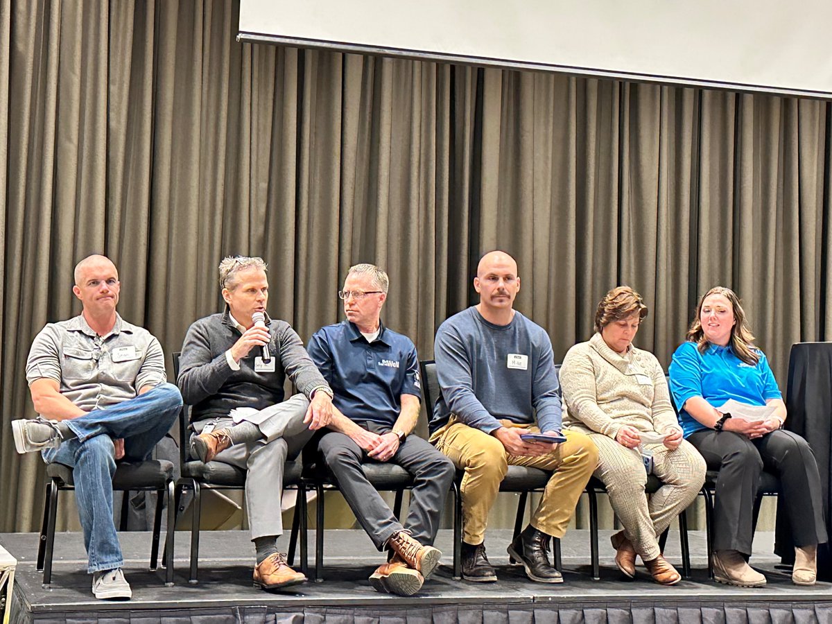 BeWellServeWell's tweet photo. That’s a wrap on our 4th Annual Be Well Serve Well Conference!🙌It was a jammed packed day with over 300 people in attendance. Thanks to all who came out to enjoy the day. A special shoutout goes to our BWSW Committee who made it all happen! Thank you. https://t.co/m9AVpIZcYy https://t.co/EU6EJemarD