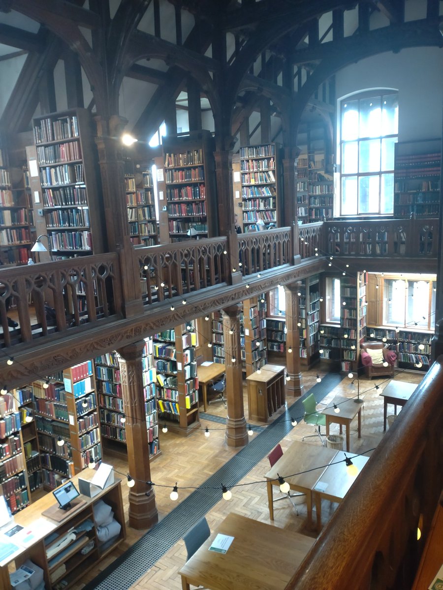 Tess_JMack's tweet photo. Finally had the chance to work from this gorgeous library #Gladstones https://t.co/kM31MVpKHc