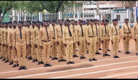 L'Ecole Nationale d'Administration et de Magistrature (ENAM) est dignement représentée lors du défilé marquant le 64e anniversaire de la proclamation de la République Centrafricaine.