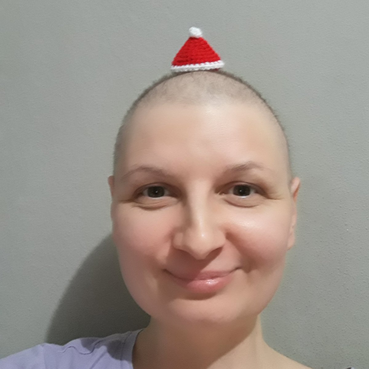 Eti_Nancheva's tweet photo. Happy #1stDecember! 🎄  🥳 

P.S. I made this tiny Santa hat, it's crocheted and available in my Etsy shop as brooches and tree ornaments.

#cancer #chemo #chemotherapy #cancerfighter #fun  #cancerhumor #cancerwarrior #breastcancer #Joy #Peace #Hope https://t.co/m7zPOt08mI