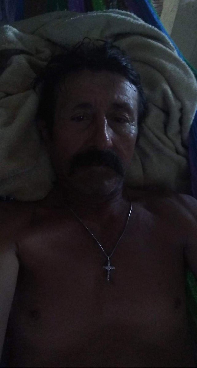 MadurosEngaado2's tweet photo. A cual de los dos maduros le quieres vel la vrg al mamado o al bigotom cometen y rt 🥵🥵🔥 https://t.co/d59VSNtbOB