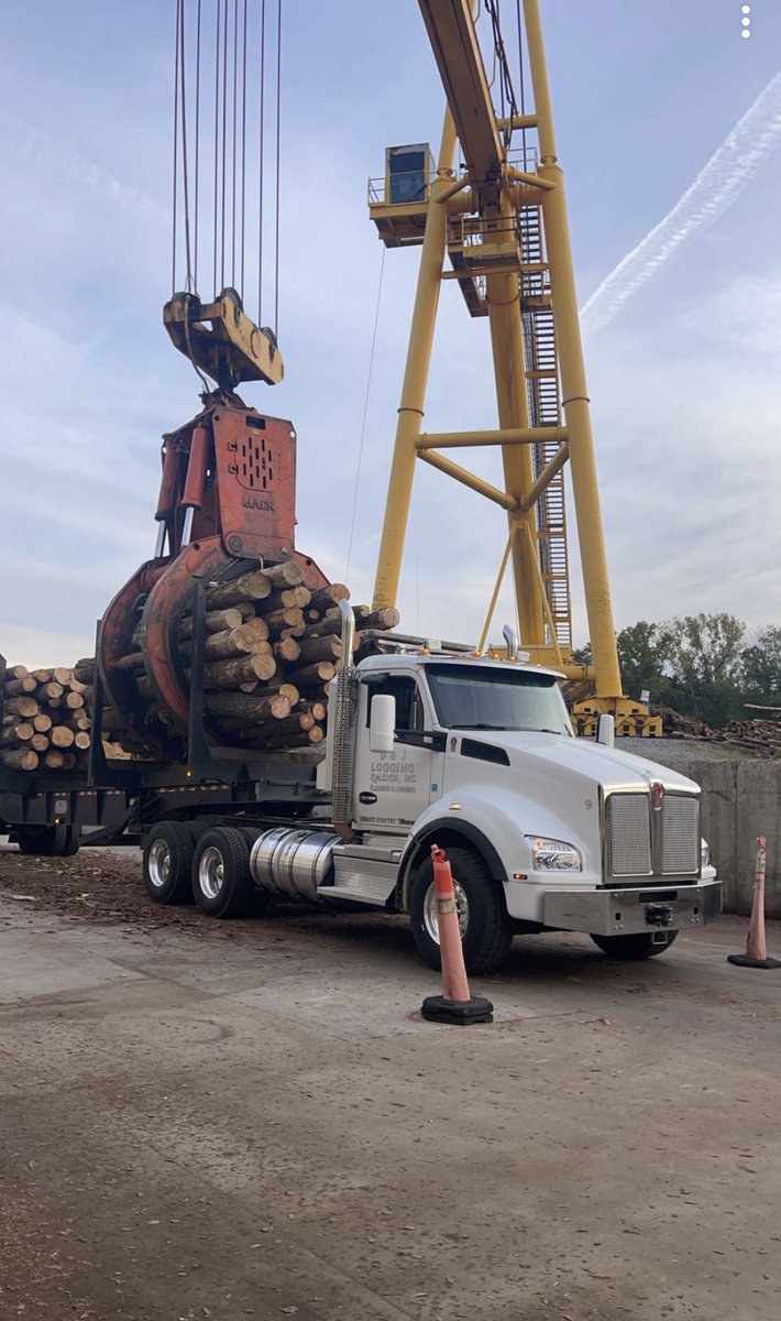 djloggingnc's tweet image. Nice #DandJLoggingNC logs being unloaded at the mill recently 
#logging #clearing