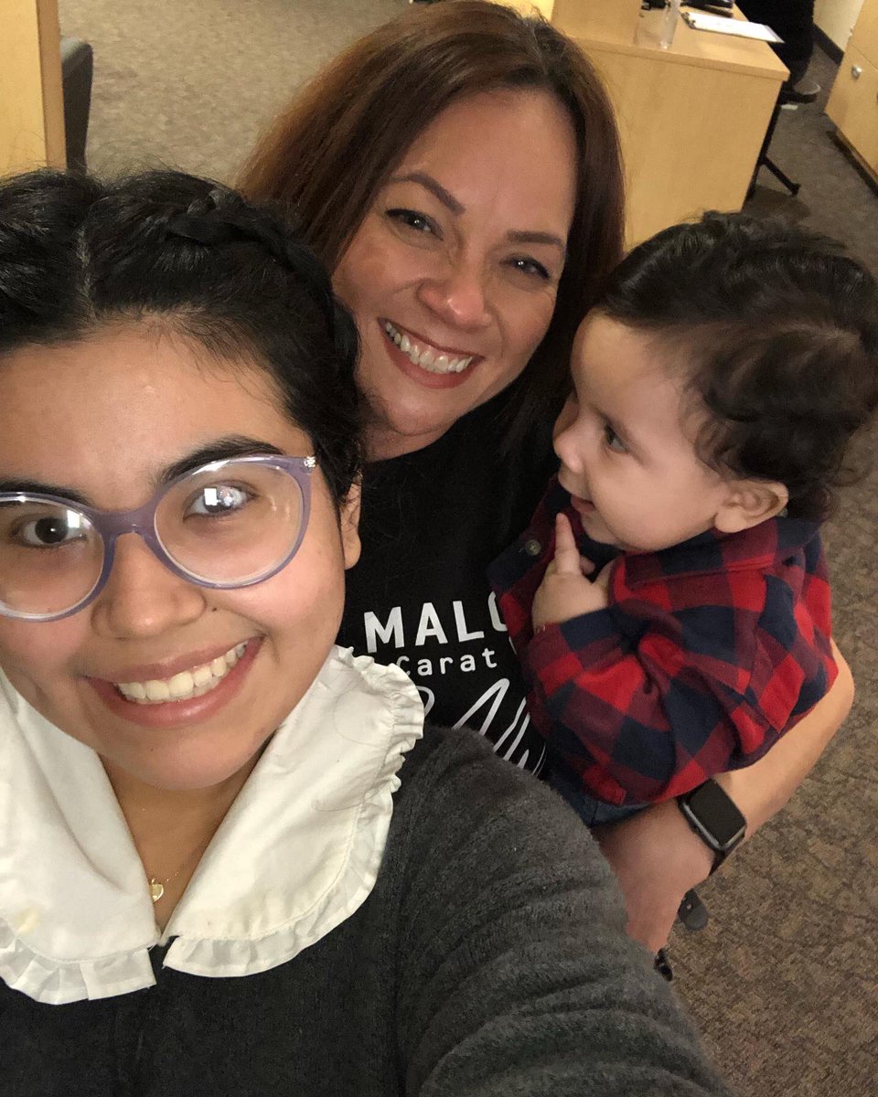 CarlaMCtz's tweet photo. Picture time for grandma’s cutie
#firstchristmas #family #firstgranchild https://t.co/c3FgadXpGE