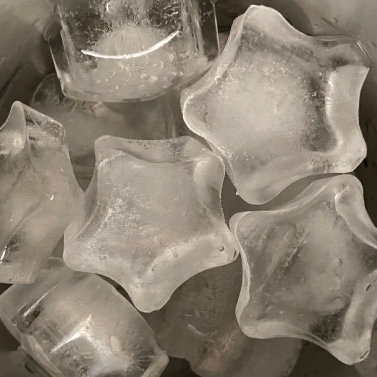 cceverything_'s tweet image. »»Noche de navidad según....
       -By🦋