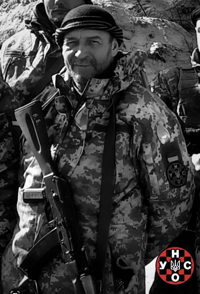 UNA_UNSO_'s tweet photo. У четвер, 1-го грудня, під час виконання бойового завдання загинув член Київської обласної організації УНСО Очківський Василь «Дизель».

Вічна шана Герою Української Нації!
Герої не вмирають, вмирають вороги! https://t.co/4LVJnA7qZs