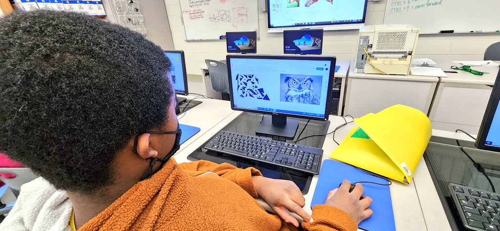lovelandtech's tweet photo. Some great #AppliedDigitalSkills #PopArt using #GoogleDrawings drawing polyline tool & inserting images into #GoogleSlides. @NeptuneSchools @Neptune_STEM @SNishTech @NTSD1to1tech #buildyourprogram https://t.co/WDFS7Tj3dl