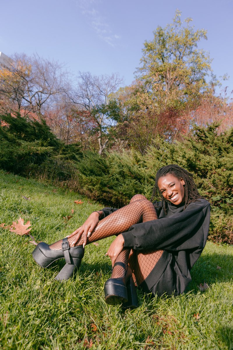 danielroaart's tweet photo. New portrait photoshoot for @wilderwaterz in #centralpark This fall photoshoot was literally so fun to do!! #nycphotographer #nyc  🍂 https://t.co/2q3r4P7zmK