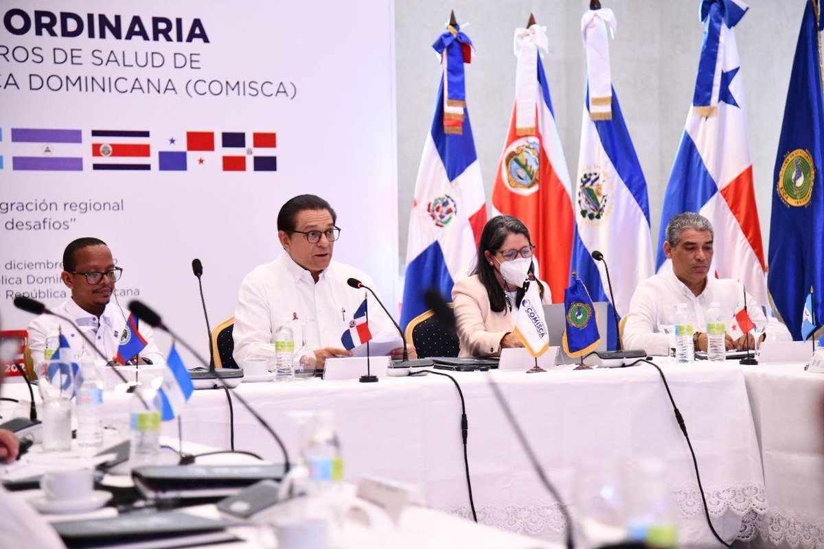 MINSAPma's tweet photo. El doctor Rivera, ministro de Salud y Asistencia Social de República Dominicana y Presidente Pro Tempore del COMISCA, exhortó a continuar fortaleciendo la cooperación y la acción colectiva, para enfrentar los efectos negativos post-pandémicos. #UnidosLoHacemos https://t.co/oi1Tus5Zgx