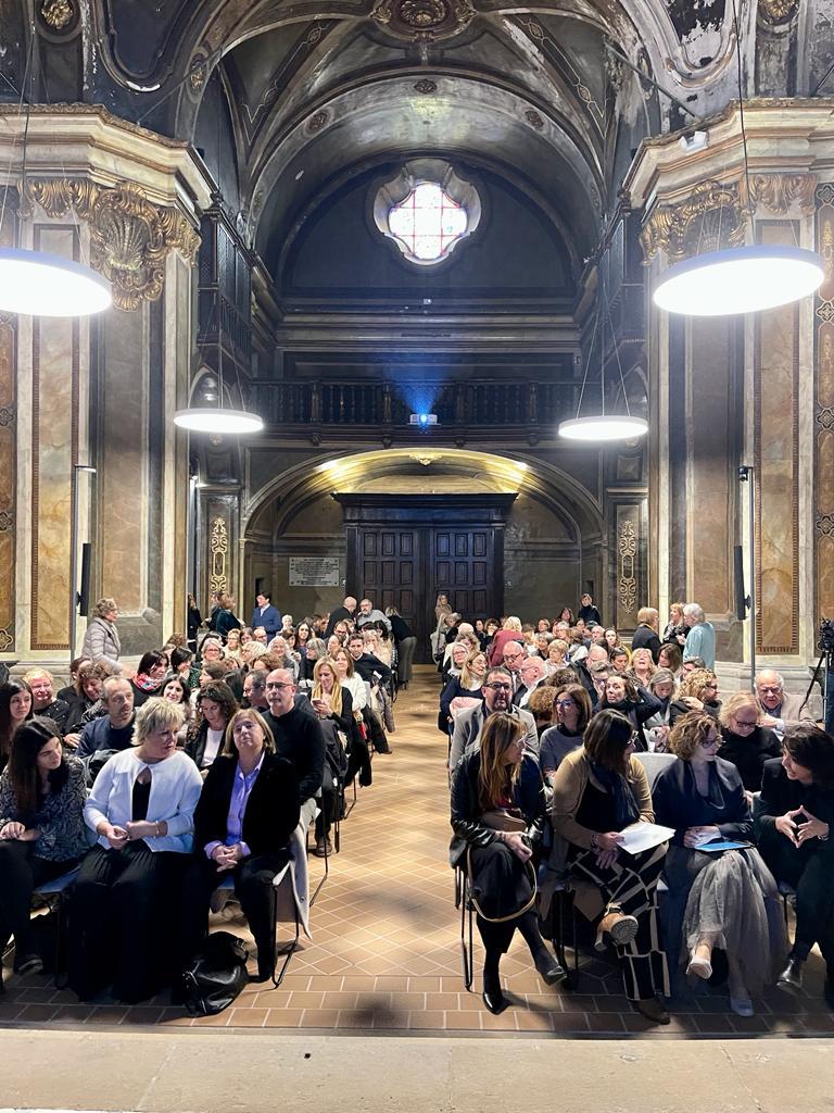 govcatcentral's tweet photo. 👥 50è aniversari del #CAPOsona, d'@icscatcentral, al Paranimf de la @uvic_ucc.
Hi ha participat la gerent de la Regió Sanitària #CatalunyaCentral - @salutcat, @oms_alba, que s'ha posat com a deures "adaptar les infraestructures a les necessitats de la població".
#lasalutalcentre https://t.co/b8UFTAi6sm