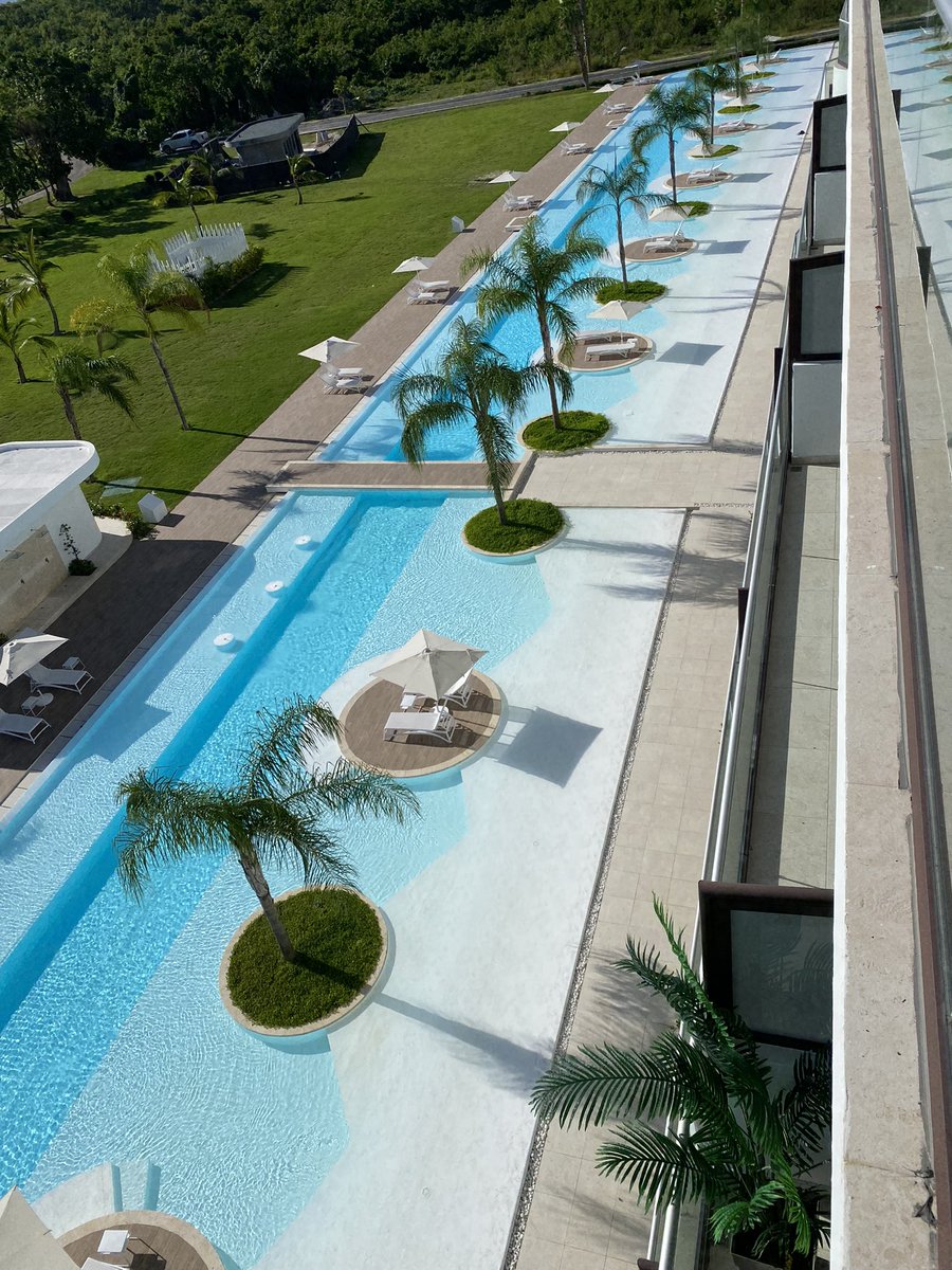 SILVANA_BEZINA's tweet photo. Selling my friends condo in Punta cana. 2 bedroom 2 bath penthouse with roof top terrace 1875 sq ft. Pool and beach club fully furnished. New never lived in. $349,900 US #canarock #condoforsale #newcondo4sale https://t.co/0mO3LLCFeV