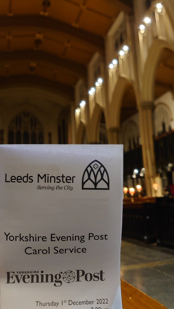 An absolute pleasure as always for us @LeedsNews with our annual YEP Carol Service @LeedsMinster in aid of @MartinHouseCH and @cashforkids. Special thanks this year to our guest reader @RadioAndrewE