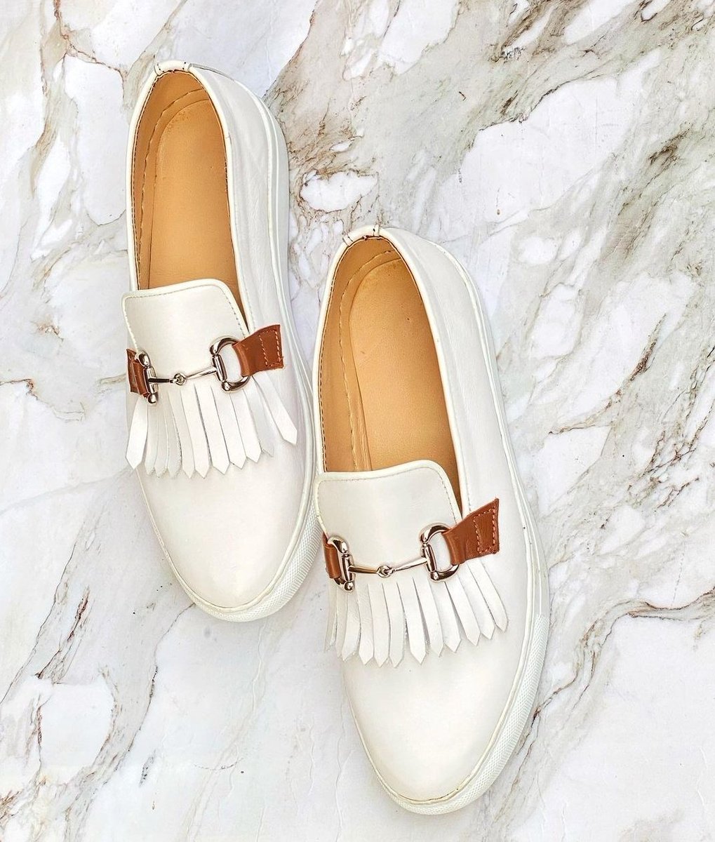 Celeb_Shoemaker's tweet photo. This or That?
₦25k
#offoffair https://t.co/qlWvREnm6k