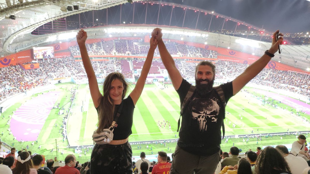 Kuniverse_GG's tweet photo. ¡El ganador del viaje a Qatar ya está en el estadio junto a su acompañante! 🙌🏽⚽️

The winner of the trip to Qatar is already at the stadium with his companion!  🙌🏽⚽️ https://t.co/81HvfdTHeU