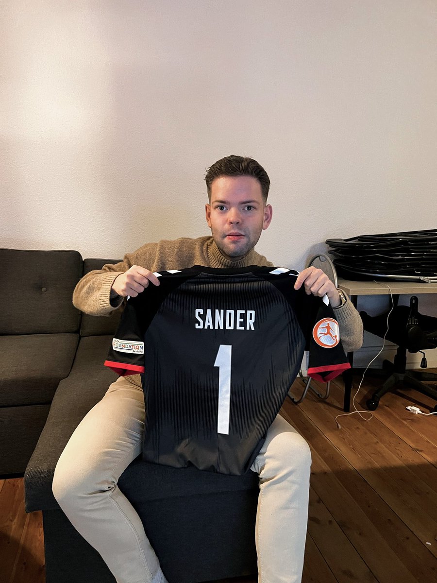 1885vibes's tweet photo. Vi er kommet i rigtig gavehumør. Glæd jer til nogle varme adventskonkurrencer i december måned her 🙏💫

#SuperAaB #sldk https://t.co/9KRCVylaDa