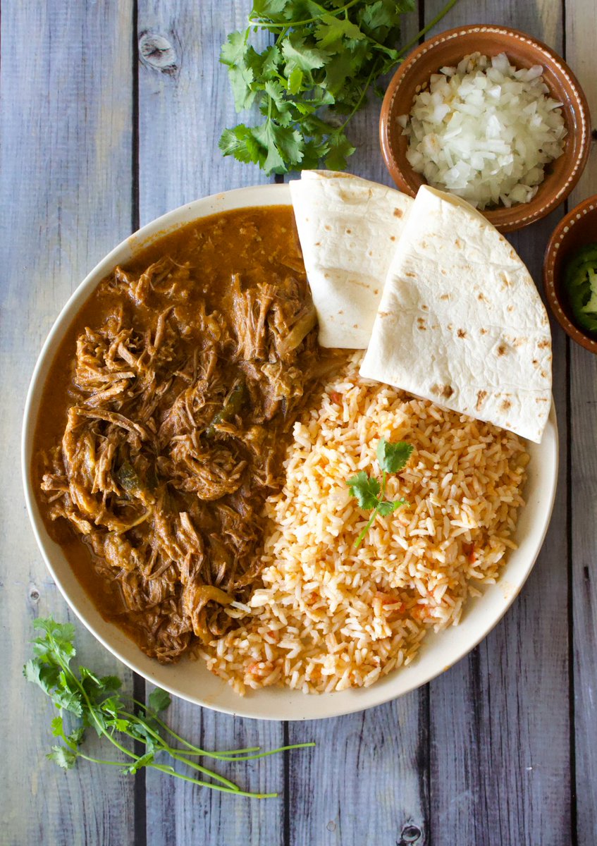 This amazingly tender and flavorful Carne Deshebrada recipe is perfect for tacos, burritos, and more! The shredded beef comes out so juicy and so delicious. Recipe inmamamaggieskitchen.com/carne-deshebra… #mexicanfood