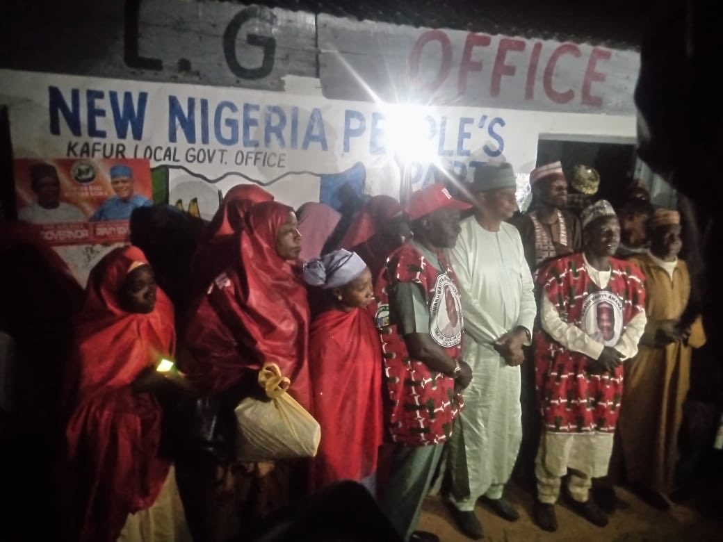 DrMRDarma's tweet photo. Thank you Kafur.  I love your commitment. You waited for hours. I also love the Kwankwasiya dress. Thank you once again. Together we shall make it. https://t.co/xUlBTQSb86