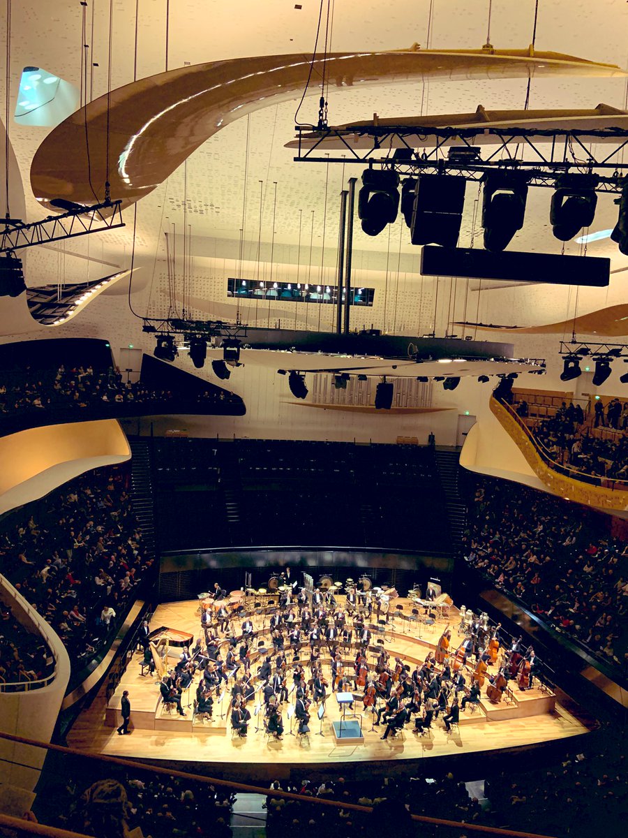 AG_Monot's tweet photo. Philharmonie l’après-midi depuis la scène avec @fxrroth et @LesSiecles, Philharmonie le soir avec @klausmakela et @OrchestreParis 🤩😍🎶🎻 #mahler #playingforphilharmonie #pfp2022 @philharmonie https://t.co/8tfarDjoHb