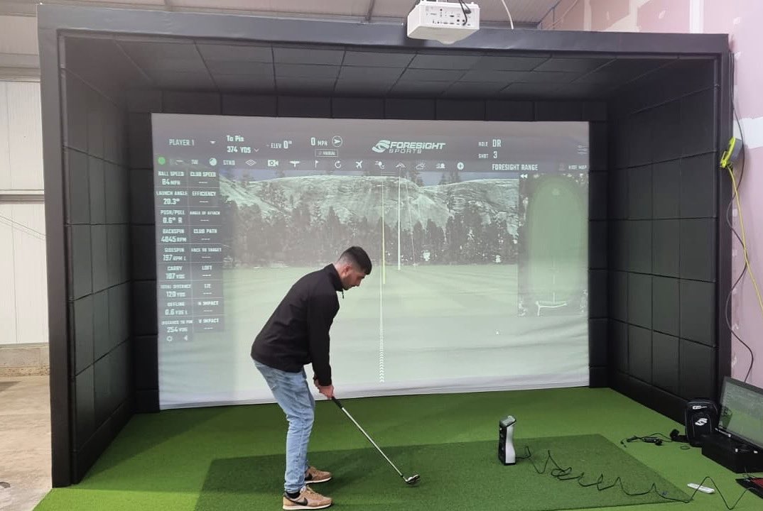 Custom simulator installed for our client in Scarborough ⛳️🚀

Featuring :

•GCQUAD launch monitor 
•Bespoke Custom Leatherette tiles
•Teeing Up mat - 3 x 1.5 
•GolfBays premium putting turf
• Short throw 5000 lumen projector 
• HD impact screen Triple Layer