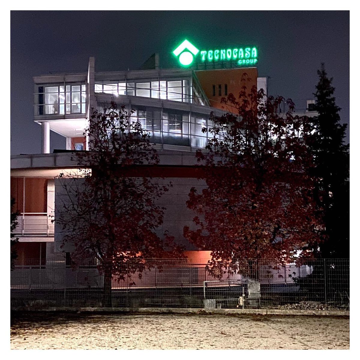 tecnocasalbiate's tweet photo. Vedere una azienda come una Casa è già un successo.
Il nostro è un Gruppo che da sempre da estrema priorità al capitale umano.
Continuiamo a scrivere di noi 🟢🟠🔵
#benvenutacasa #tecnocasagroup #tecnocasalbiate #tecnocasasovico #tecnomedia #casa #oppurtunity #giovani #Leader https://t.co/uBCLXRLJJO