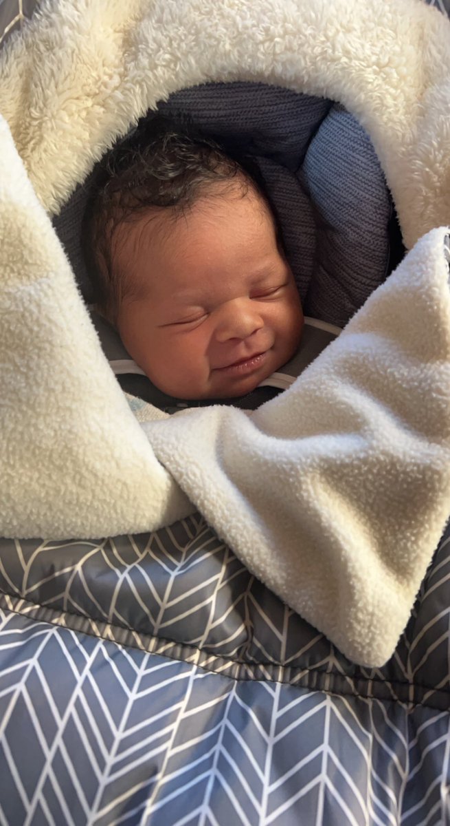 laderleth's tweet photo. My daughter is so perfect man https://t.co/peUwdpyVRc