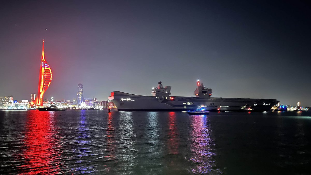 .@HMSQNLZ arrives back in Portsmouth this evening after 3-week #CSG22 #OpAchillean

Officially described as 'a proof-of-concept deployment of NATO's 5th generation maritime strike capability, comprising of F-35 carrier strike, Merlin and Wildcat helicopters.'

Via @CNPics