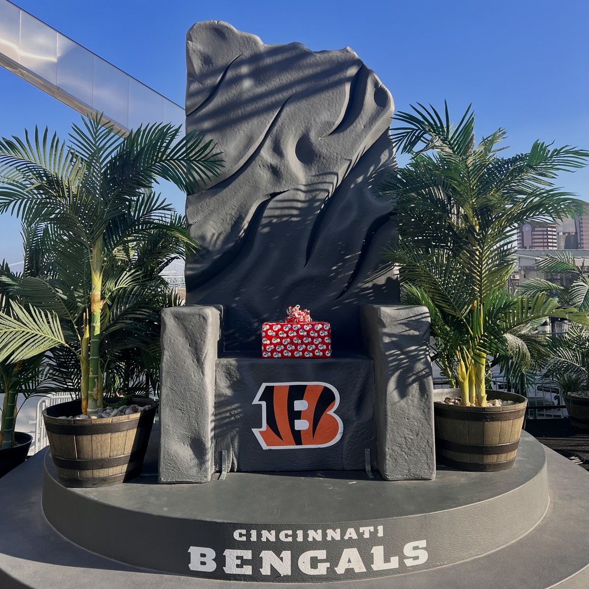 Cincinnati Bengals (@bengals) on Twitter photo Happy December 1st 🎅
RT for a chance to win a mystery holiday gift box from <a href="/BengalsProShop/">Bengals Pro Shop</a>! Happy December 1st 🎅
RT for a chance to win a mystery holiday gift box from <a href="/BengalsProShop/">Bengals Pro Shop</a>!