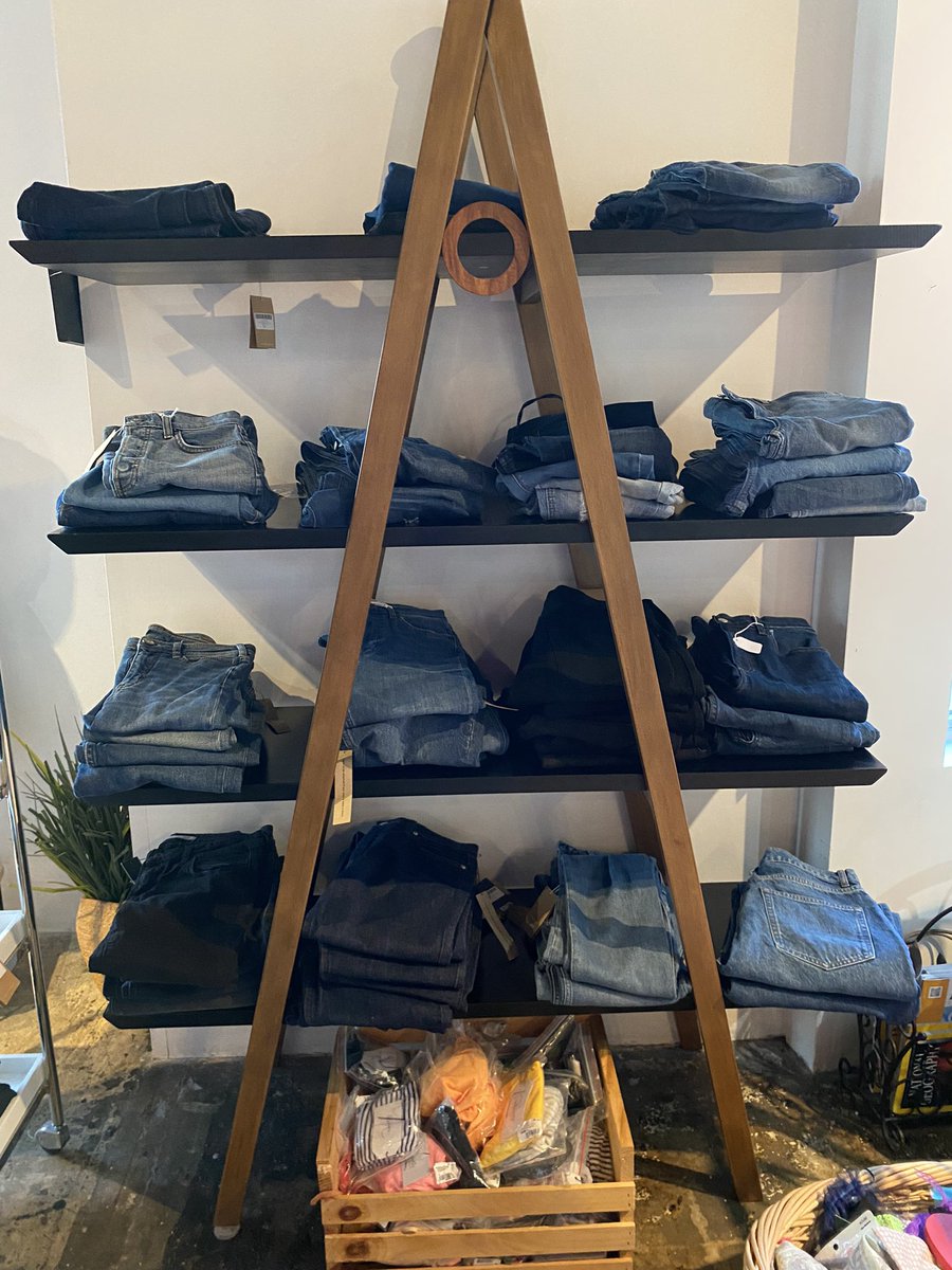 Our jeans display has the fit you are looking for while helping support sustainable fashion👖 
•
•
#shoplocal #sustainability #sustainablefashion #shopforacause #thrift
