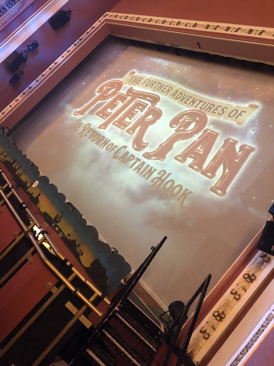 holbeckcuckney's tweet photo. We have had the best time at the panto this afternoon! https://t.co/bIp1oaIpBY