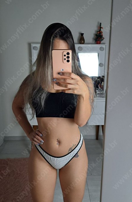 Como &eacute; bom celular novo 🤤 https://t.co/tDkTPIva9s<a href="/tag/rt"class="tags"><span>#rt</span></a>